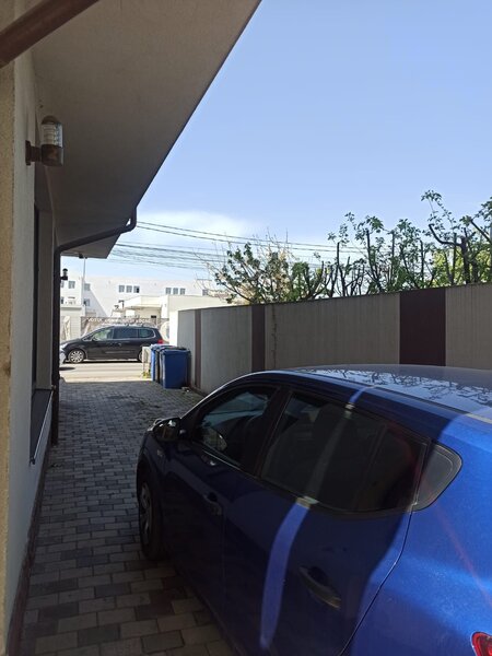 D. Leonida, 15 min. metrou, 2 cam. studio, mansarda, 87 mp.