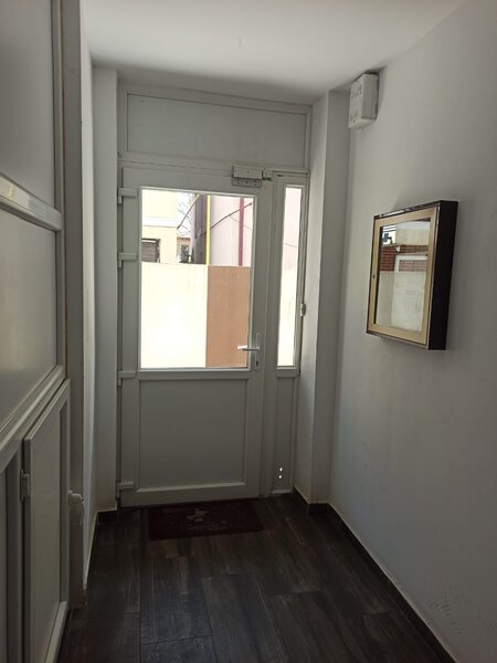 D. Leonida, 15 min. metrou, 2 cam. studio, mansarda, 87 mp.